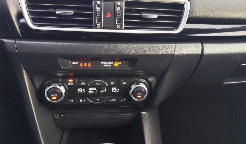 
								MAZDA 3 full									